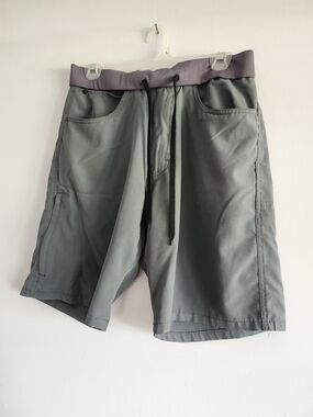 Wrangler Gray Cargo Shorts | Utility Hiking Outdoor | Size Medium